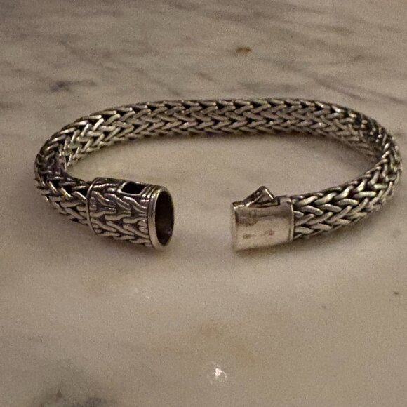 Share John Hardy Sterling Silver Thick Woven Bracelet 8.25 inches Long w/ Oval C - Picture 4 of 6